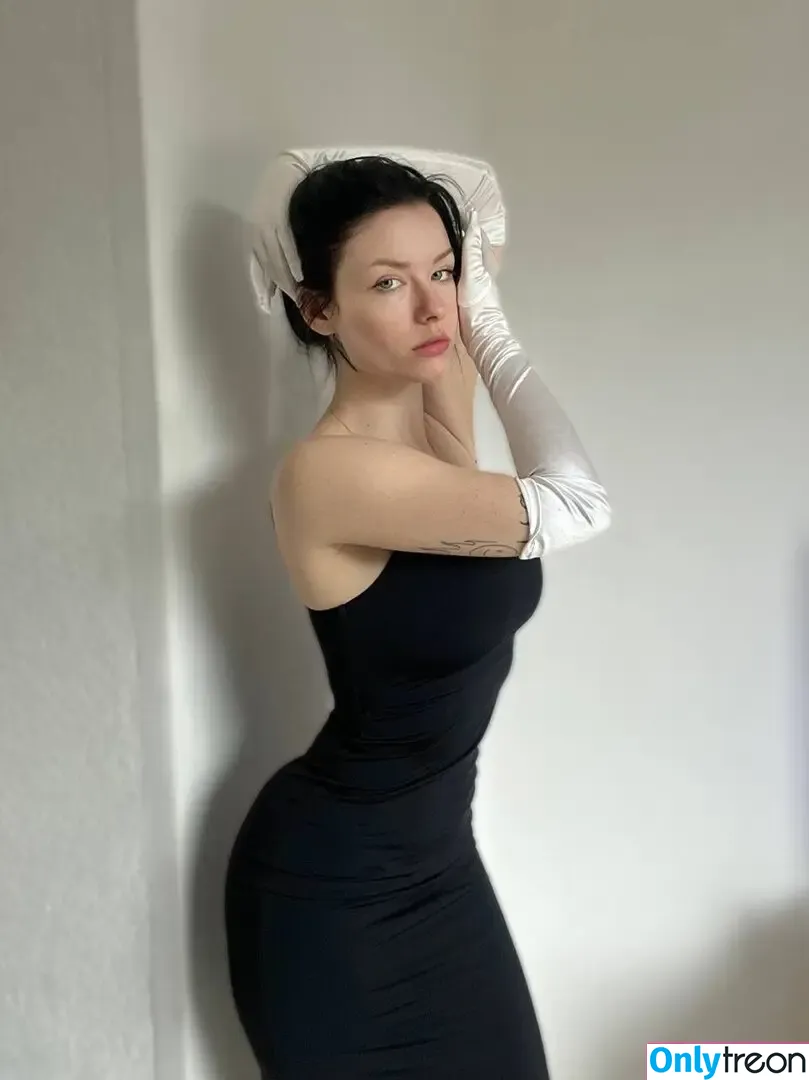 innervus nude photo #1143 (Instagram)