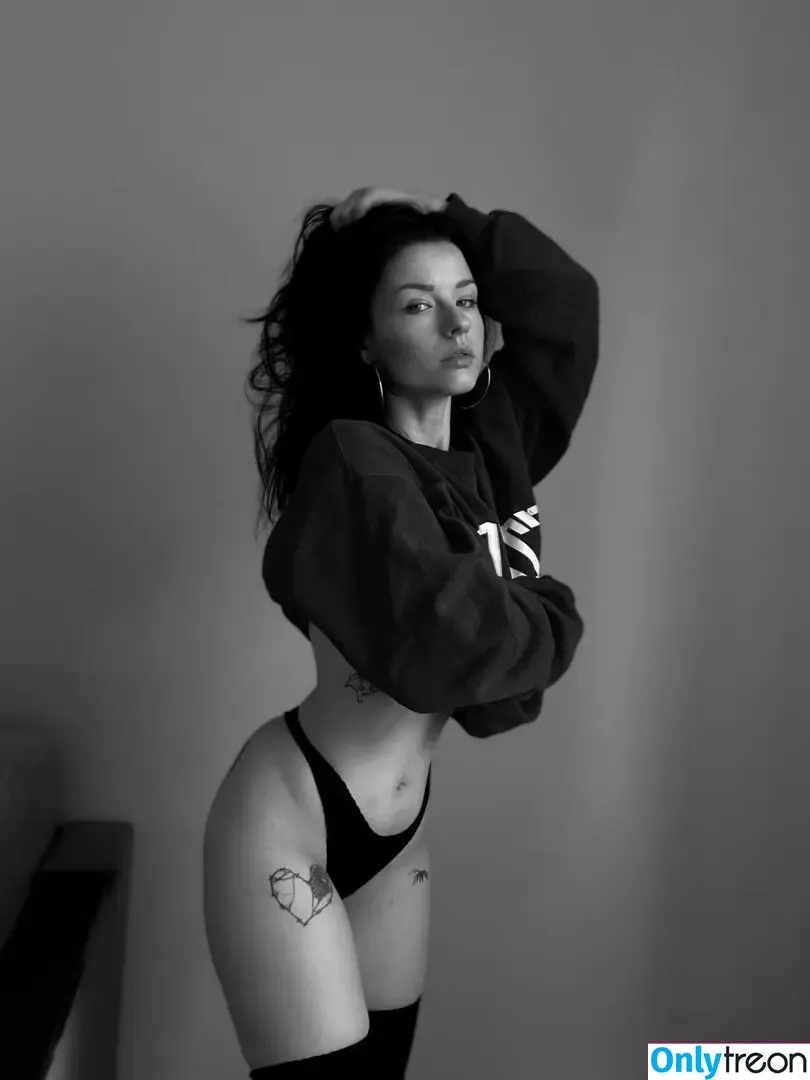 innervus nude photo #1570 (Instagram)