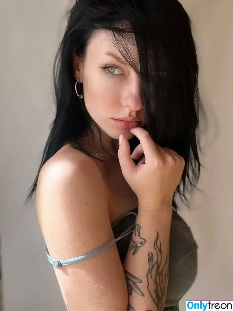 innervus nude photo #1605 (Instagram)