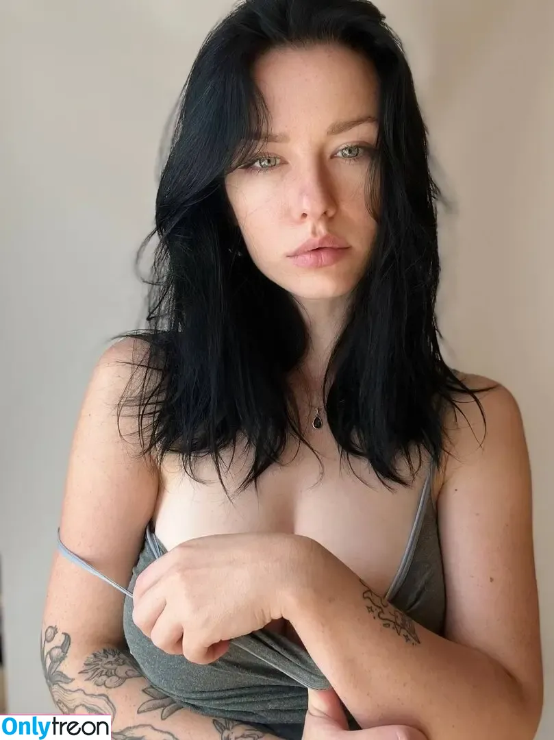 innervus nude photo #1610 (Instagram)