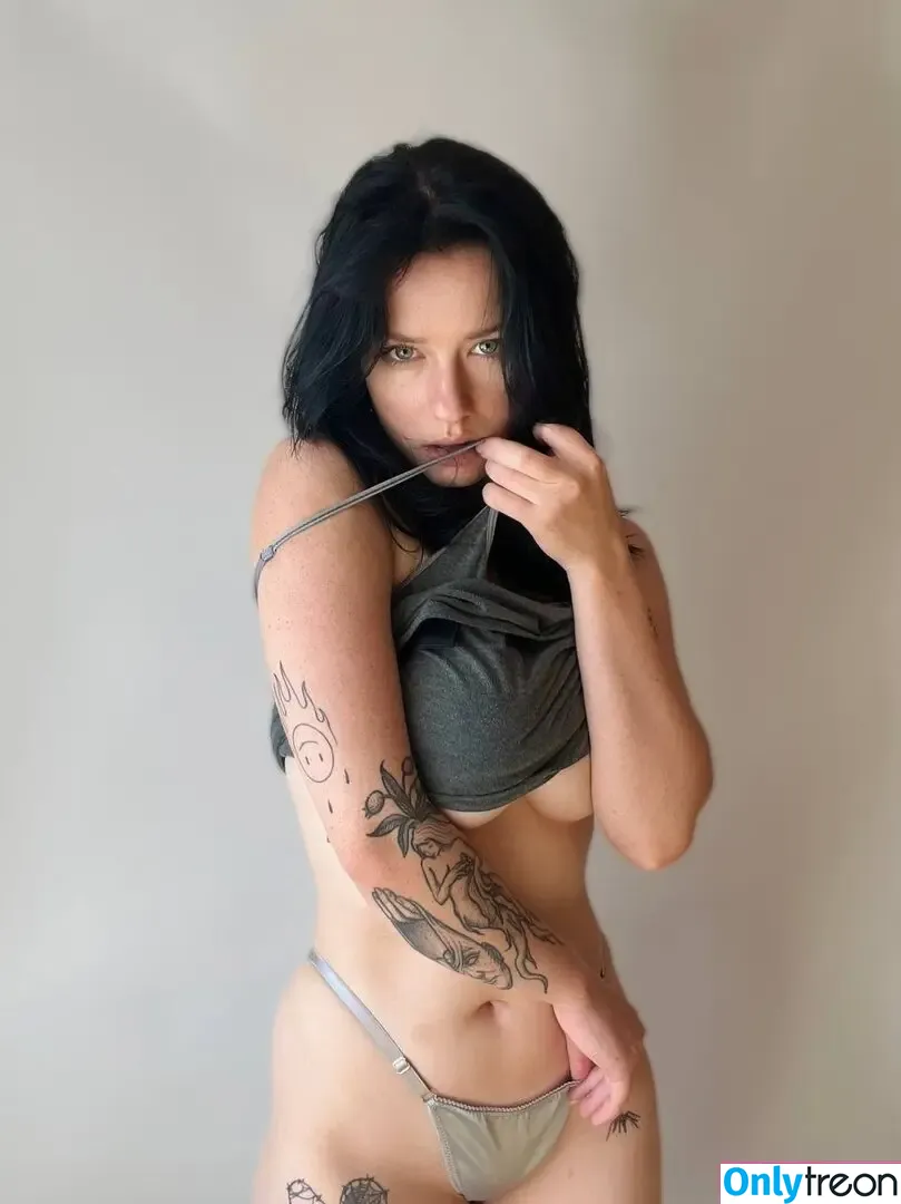 innervus nude photo #1620 (Instagram)