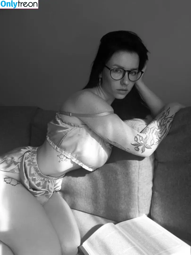 innervus nude photo #1843 (Instagram)