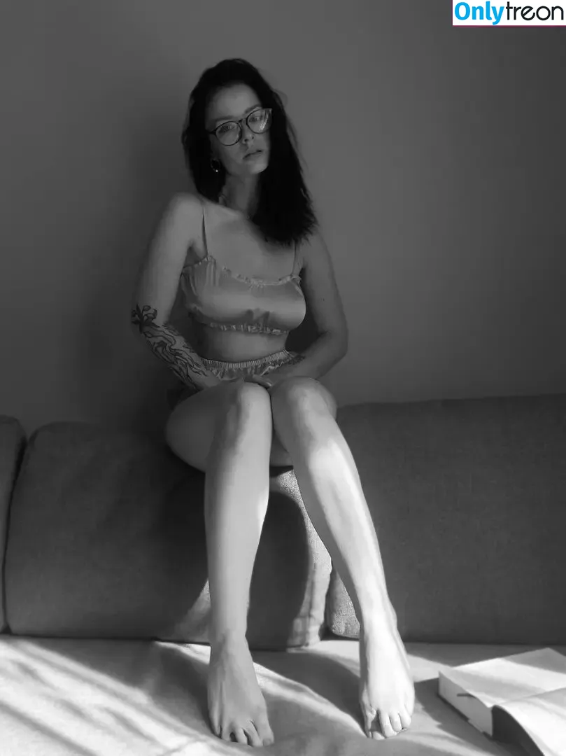 innervus nude photo #1845 (Instagram)
