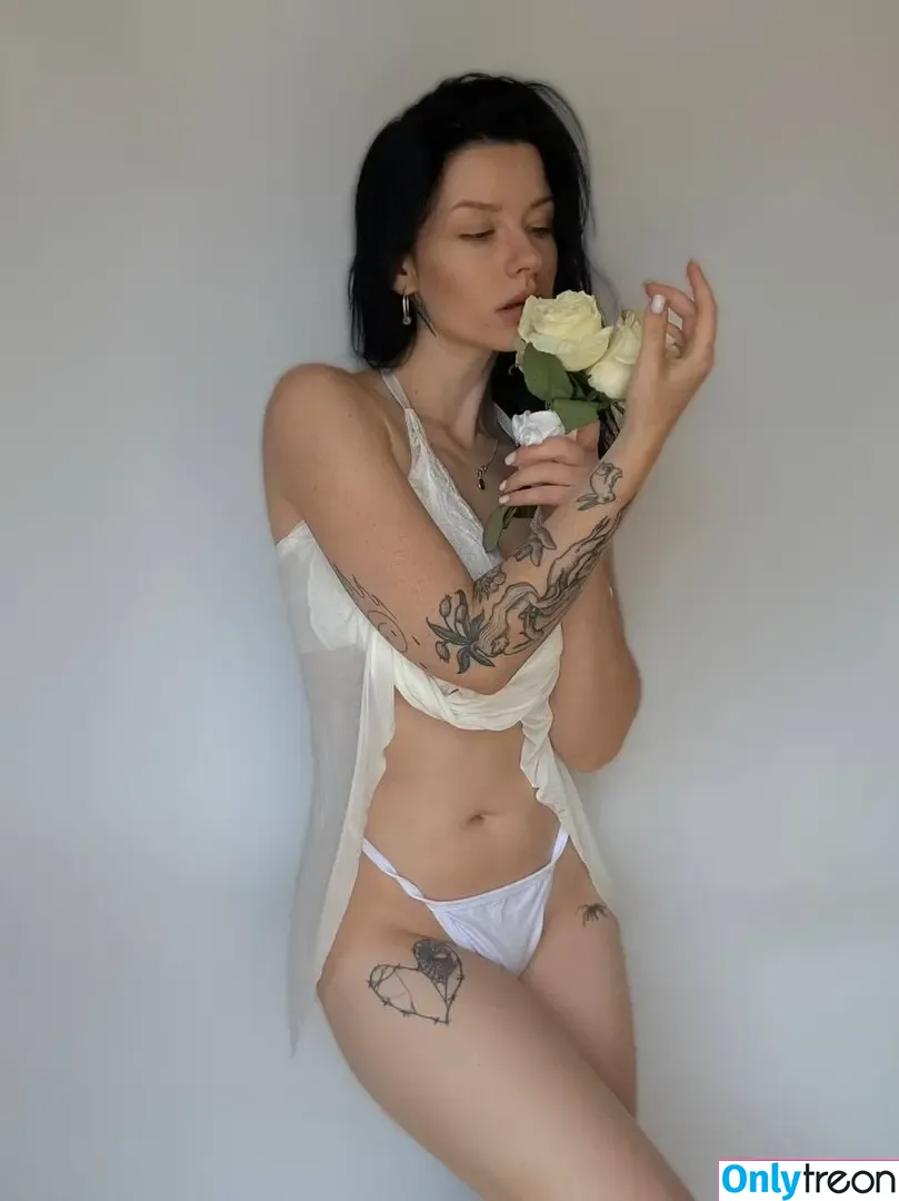 innervus nude photo #1858 (Instagram)