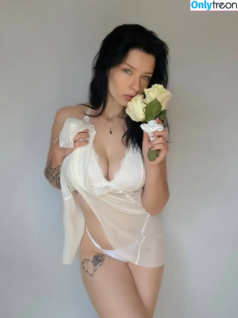 innervus nude photo #1883 (Instagram)