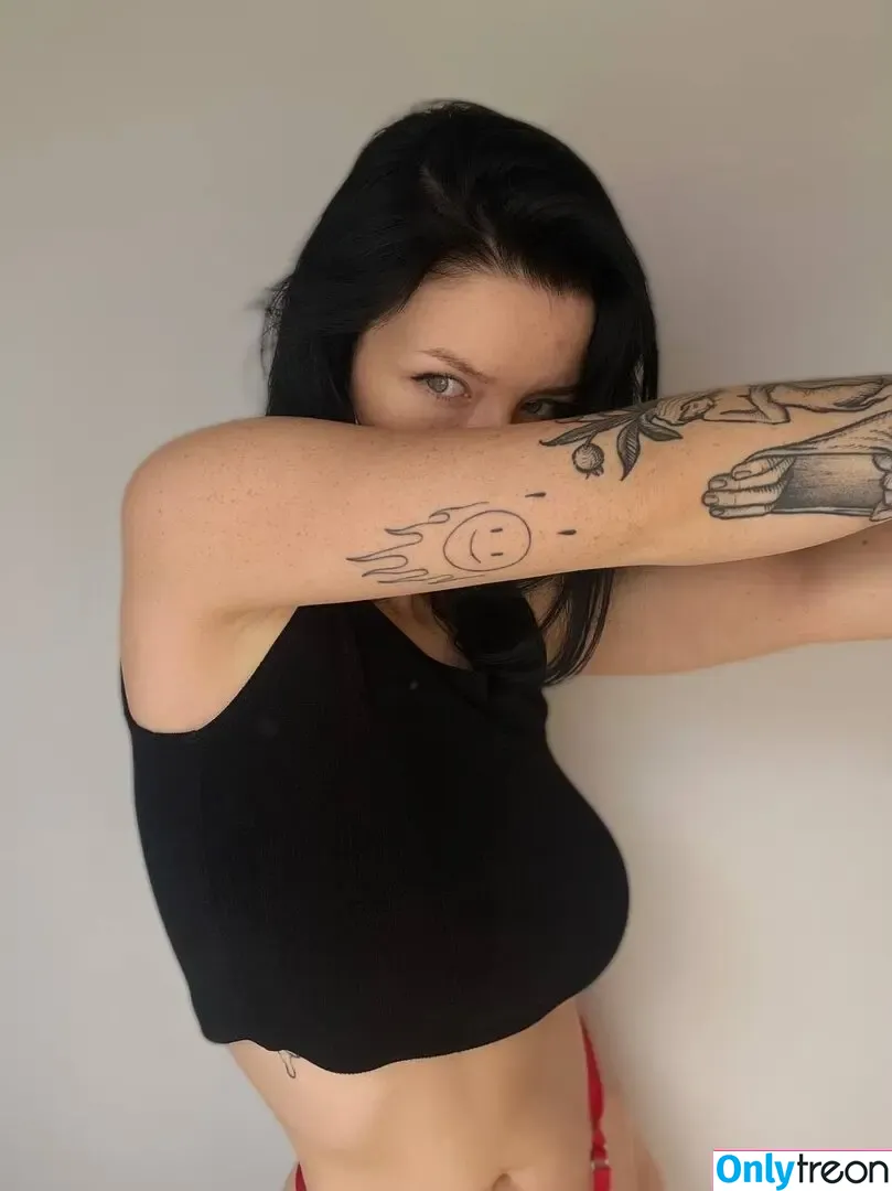 innervus nude photo #2019 (Instagram)