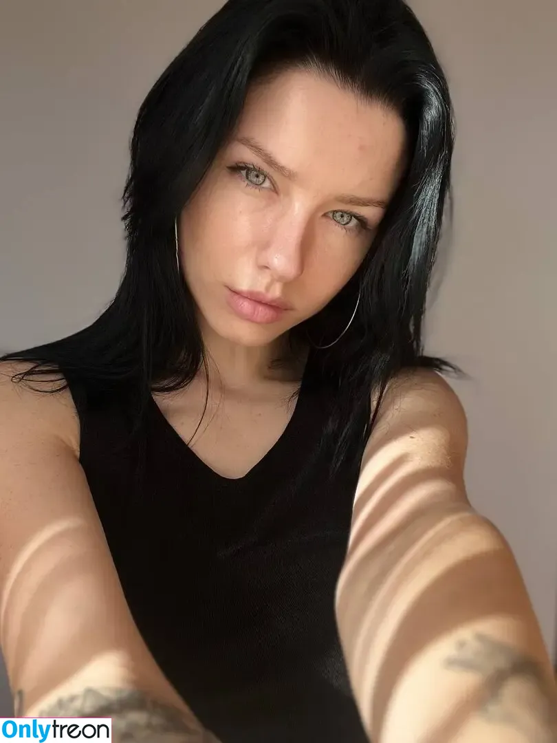 innervus nude photo #2020 (Instagram)