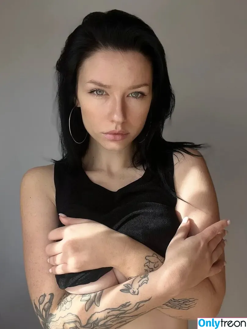 innervus nude photo #2022 (Instagram)