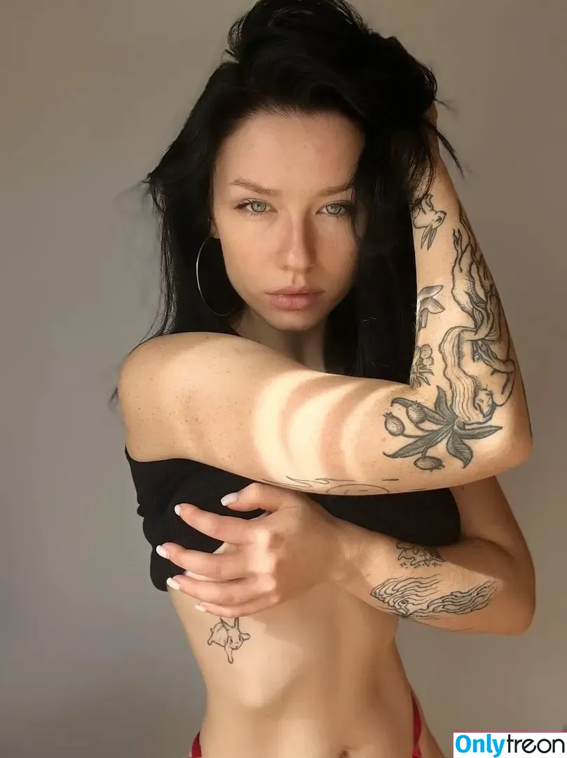 innervus nude photo #2044 (Instagram)
