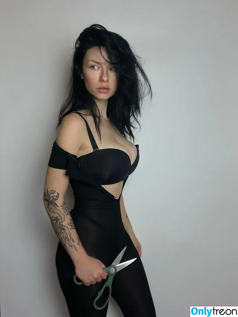 innervus nude photo #2250 (Instagram)