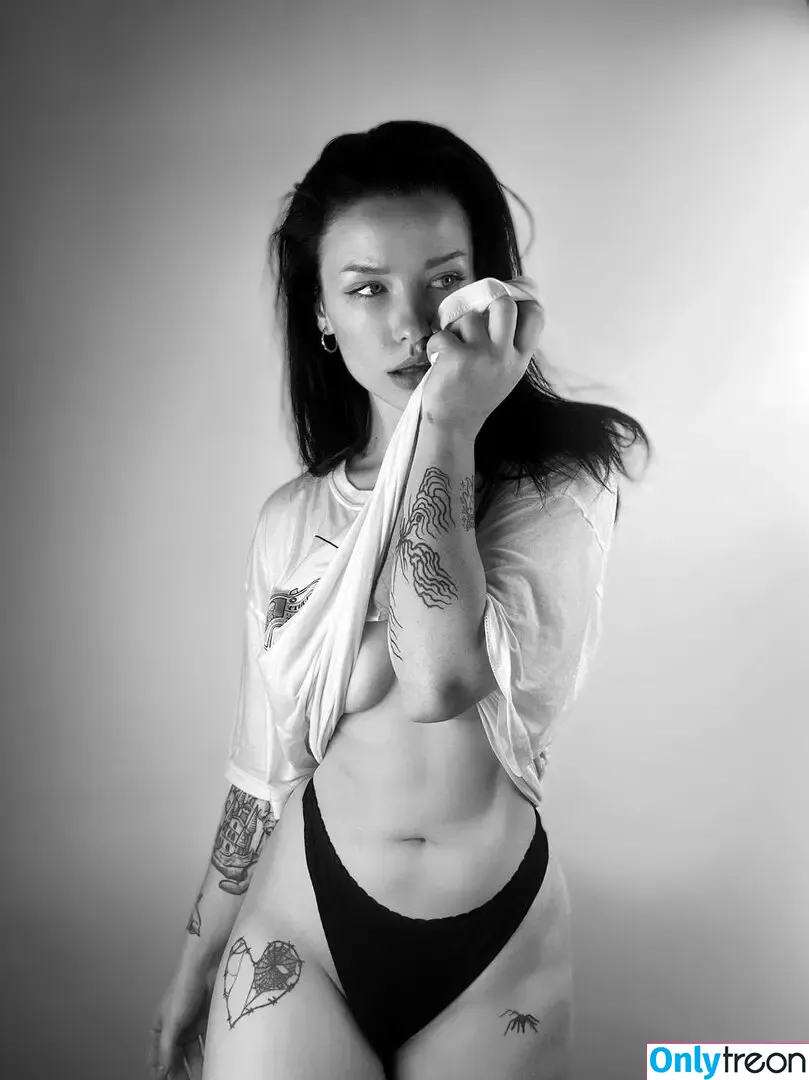 innervus nude photo #2448 (Instagram)