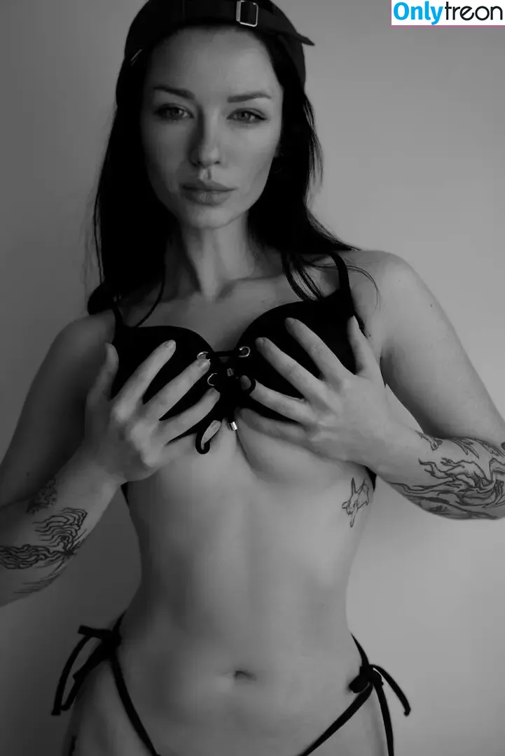 innervus nude photo #2866 (Instagram)