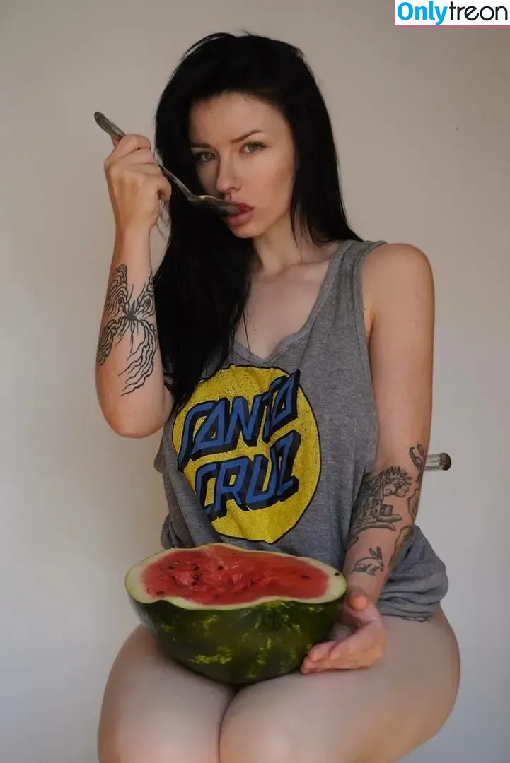 innervus nude photo #3472 (Instagram)