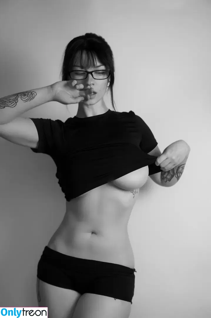 innervus nude photo #3967 (Instagram)