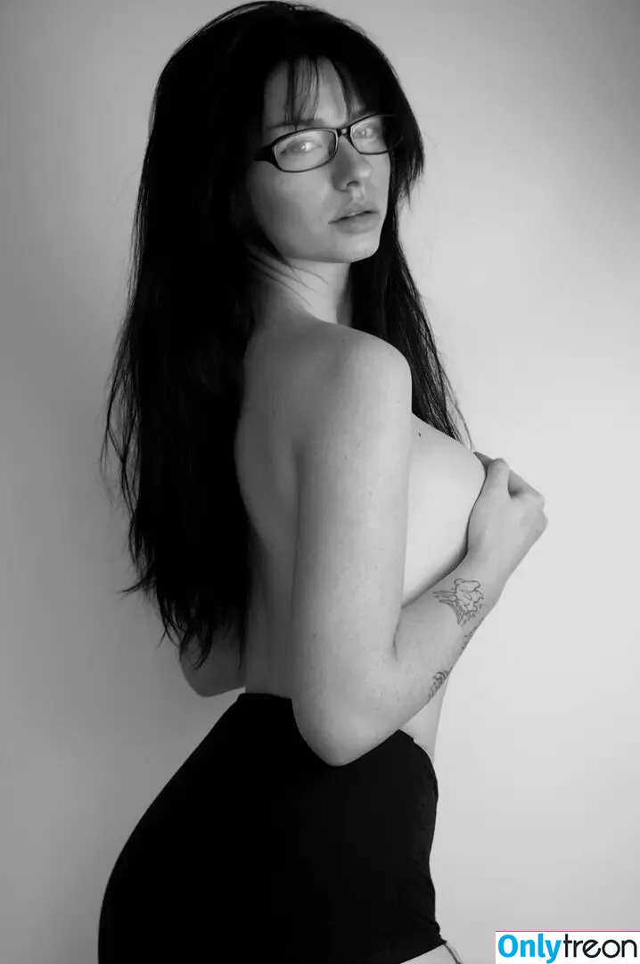 innervus nude photo #3973 (Instagram)