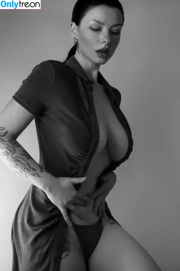 innervus nude photo #4039 (Instagram)