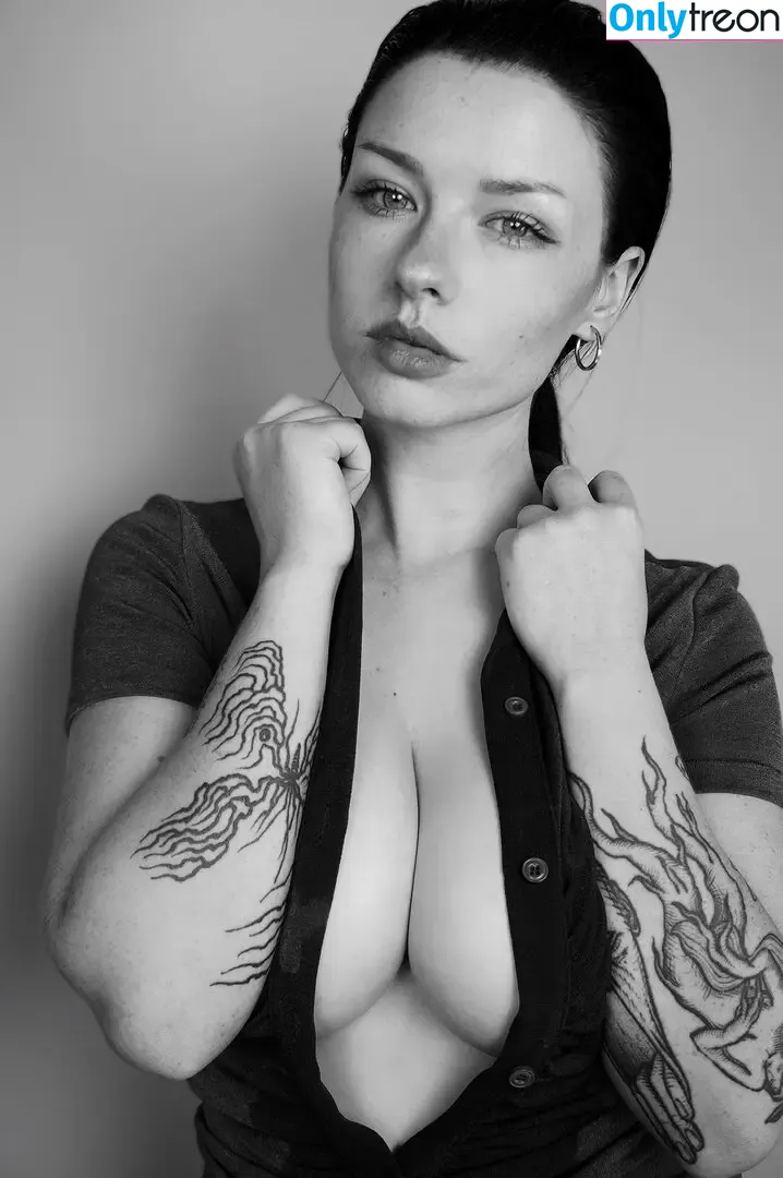 innervus nude photo #4066 (Instagram)