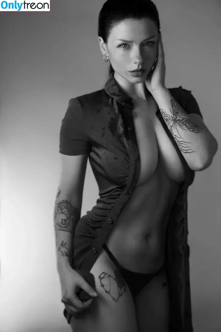 innervus nude photo #4076 (Instagram)