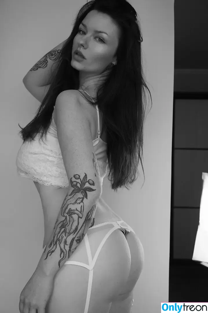innervus nude photo #4744 (Instagram)