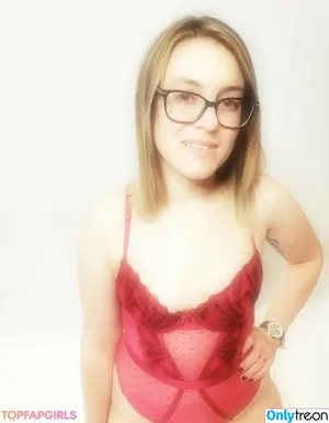 Innocenthotwifexxx / Innocenthotwife / innocent.hotwifeandhubby nude photo #0032
