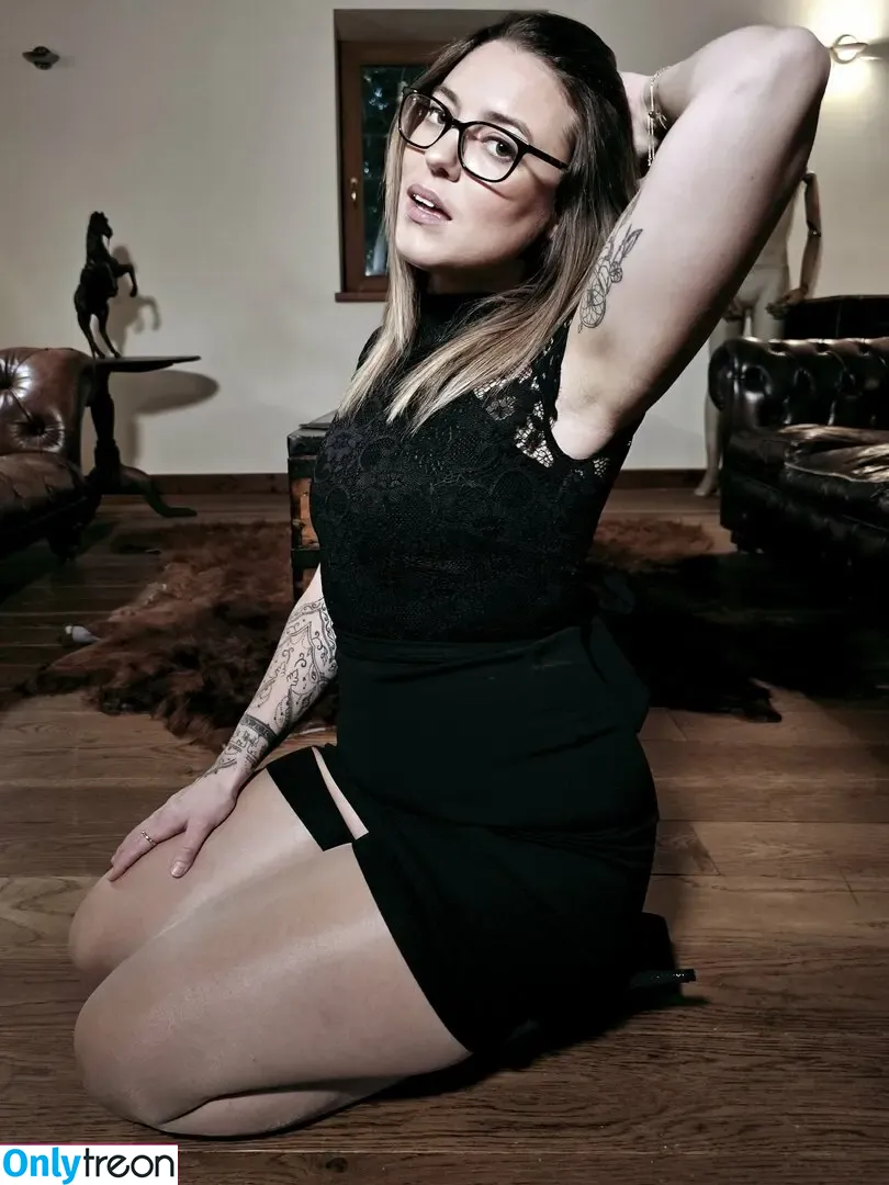Innocenthotwifexxx nude photo #0170 (Innocenthotwife / innocent.hotwifeandhubby)