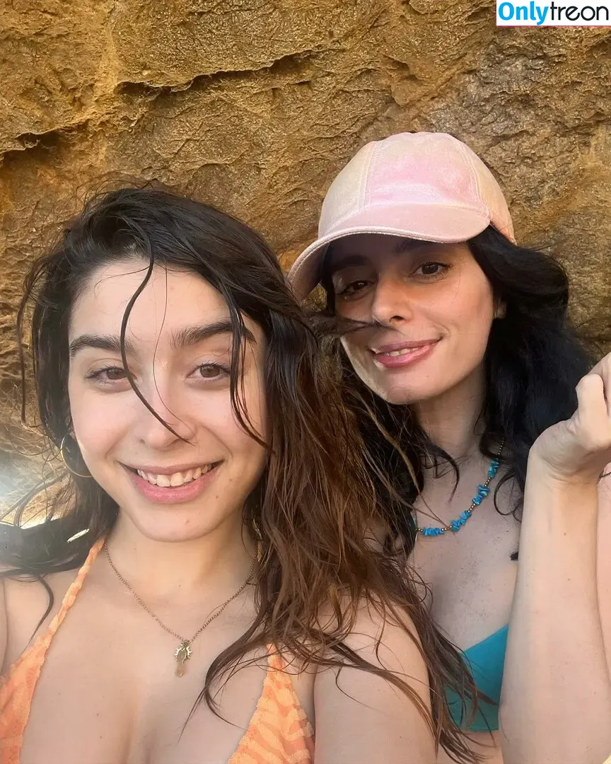 Iramalonne nude photo #0012 (Iraidxs / Irasbubble / idanmat)