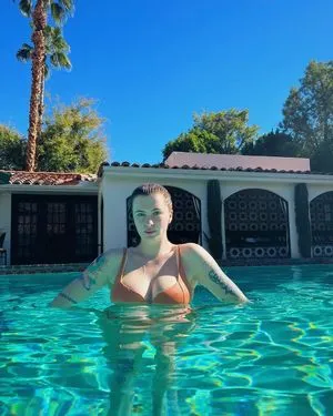 Ireland Baldwin / chloebaldwin... / irelandirelandireland nude photo #0002