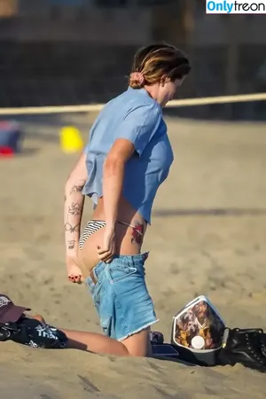 Ireland Baldwin / chloebaldwin... / irelandirelandireland nude photo #0609