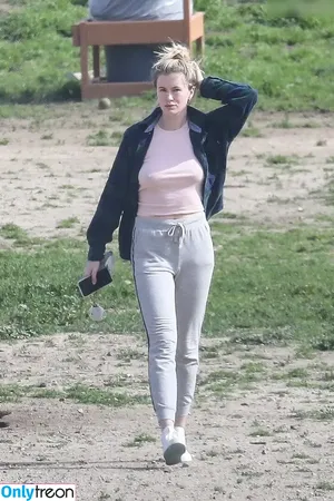 Ireland Baldwin / chloebaldwin... / irelandirelandireland nude photo #0633
