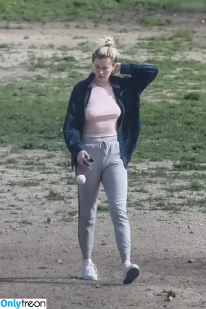Ireland Baldwin / chloebaldwin... / irelandirelandireland nude photo #0634