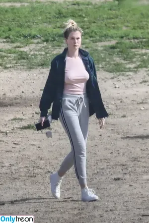 Ireland Baldwin / chloebaldwin... / irelandirelandireland nude photo #0636