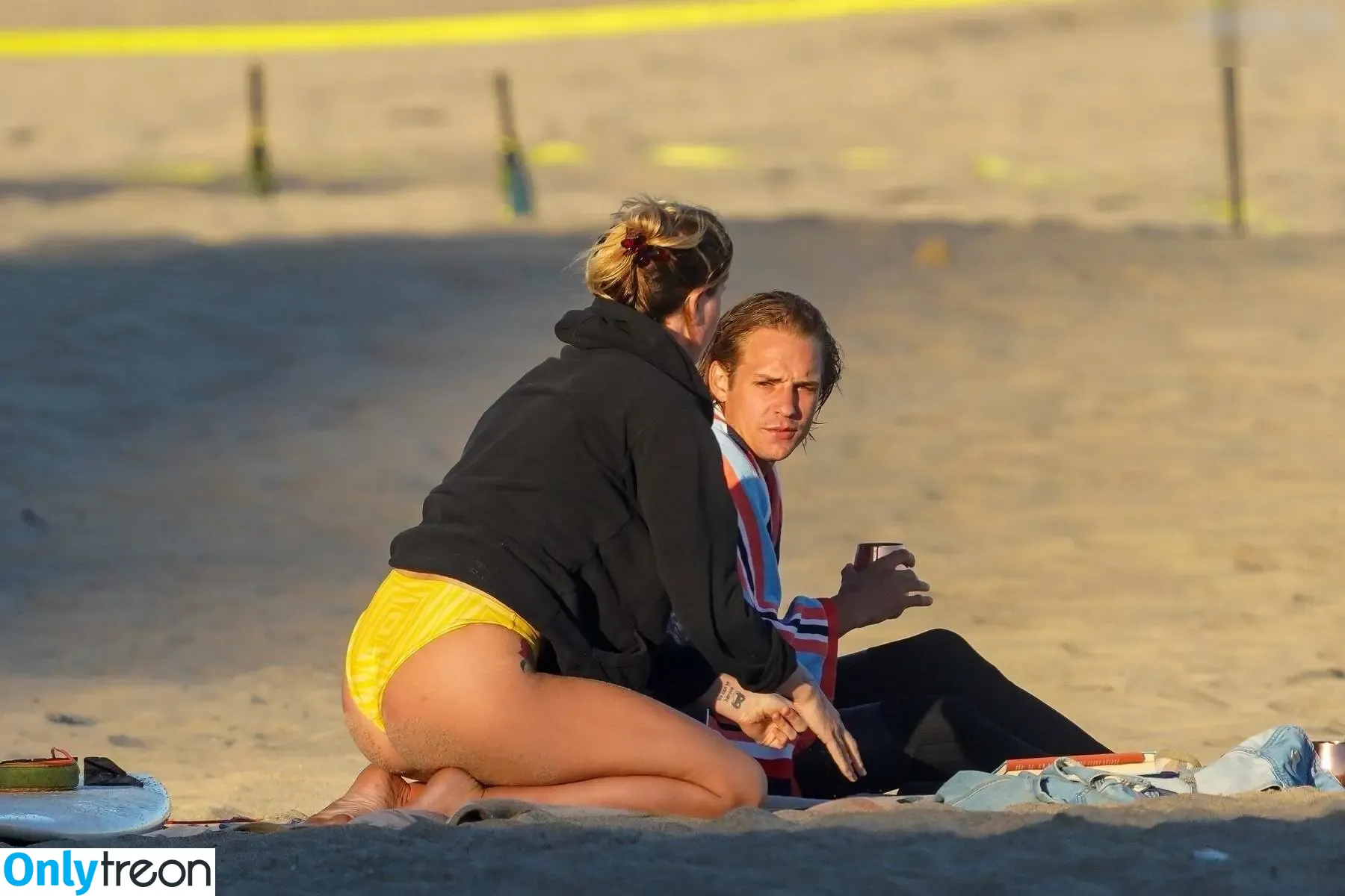 Ireland Baldwin nude photo #0616 (chloebaldwin... / irelandirelandireland)