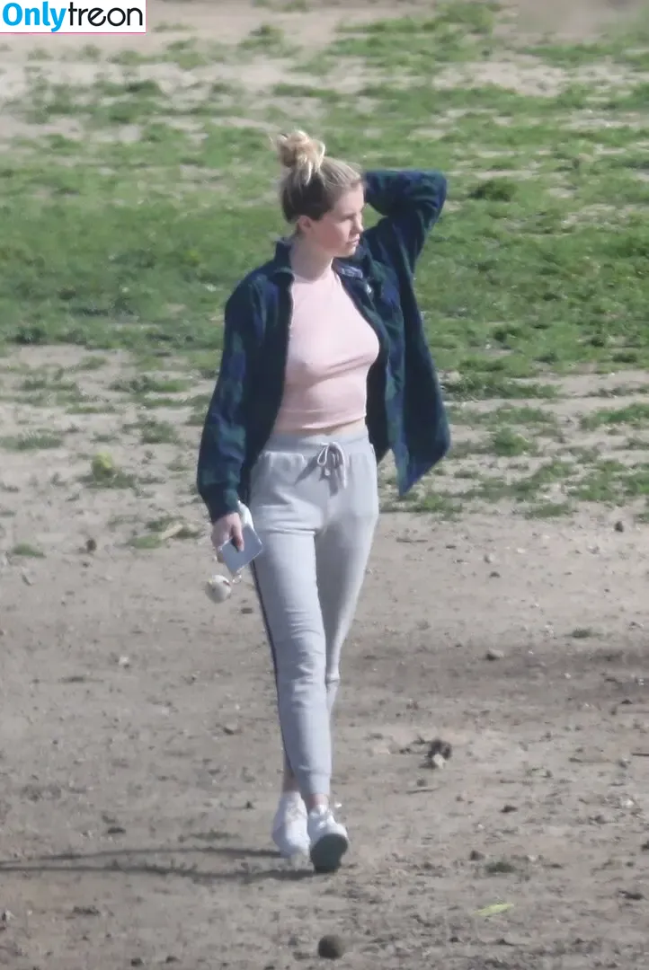 Ireland Baldwin nude photo #0631 (chloebaldwin... / irelandirelandireland)