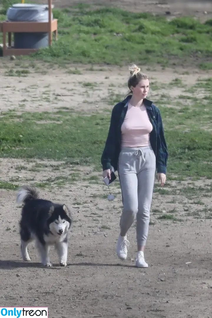 Ireland Baldwin nude photo #0640 (chloebaldwin... / irelandirelandireland)