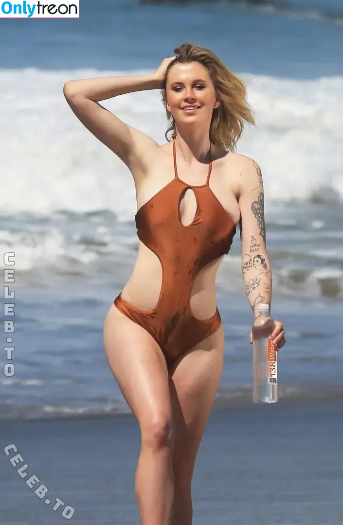 Ireland Baldwin nude photo #0648 (chloebaldwin... / irelandirelandireland)