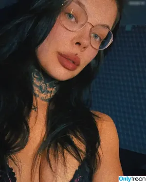 irgendwonurnichthier_ / irgendein.alien nude photo #0007