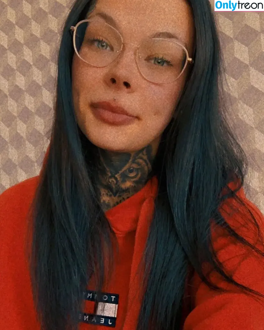 irgendwonurnichthier_ nude photo #0002 (irgendein.alien)