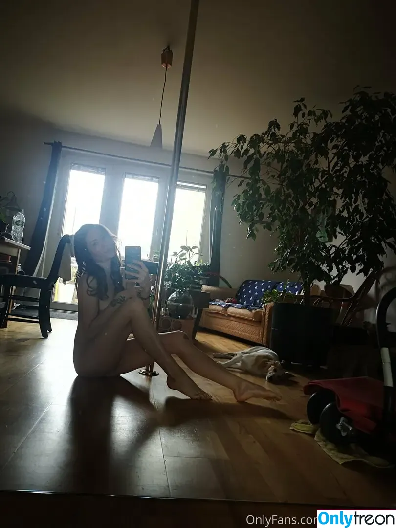 irina.le.fey nude photo #0023 (irina.le.fey)