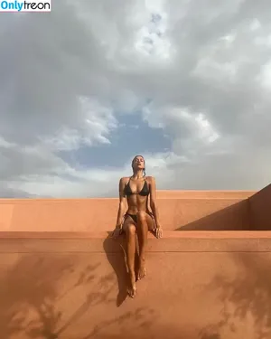 Irina Shayk / irinashayk / theirishayk nude photo #0680