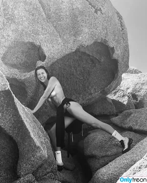 Irina Shayk / irinashayk / theirishayk nude photo #0697
