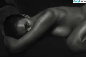 Irina Shayk / irinashayk / theirishayk nude photo #0753