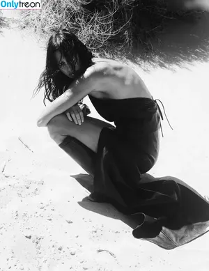 Irina Shayk / irinashayk / theirishayk nude photo #0993