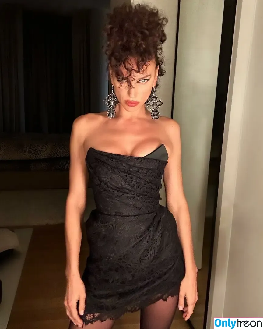 Irina Shayk nude photo #0602 (irinashayk / theirishayk)