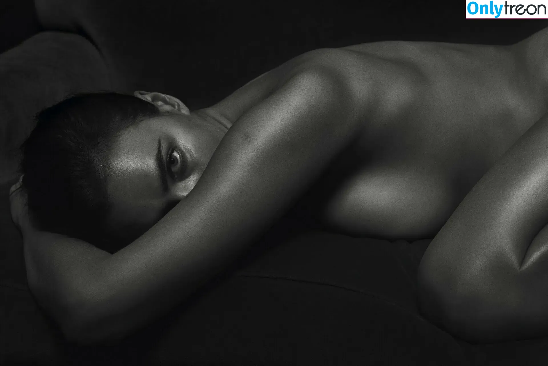 Irina Shayk nude photo #0753 (irinashayk / theirishayk)