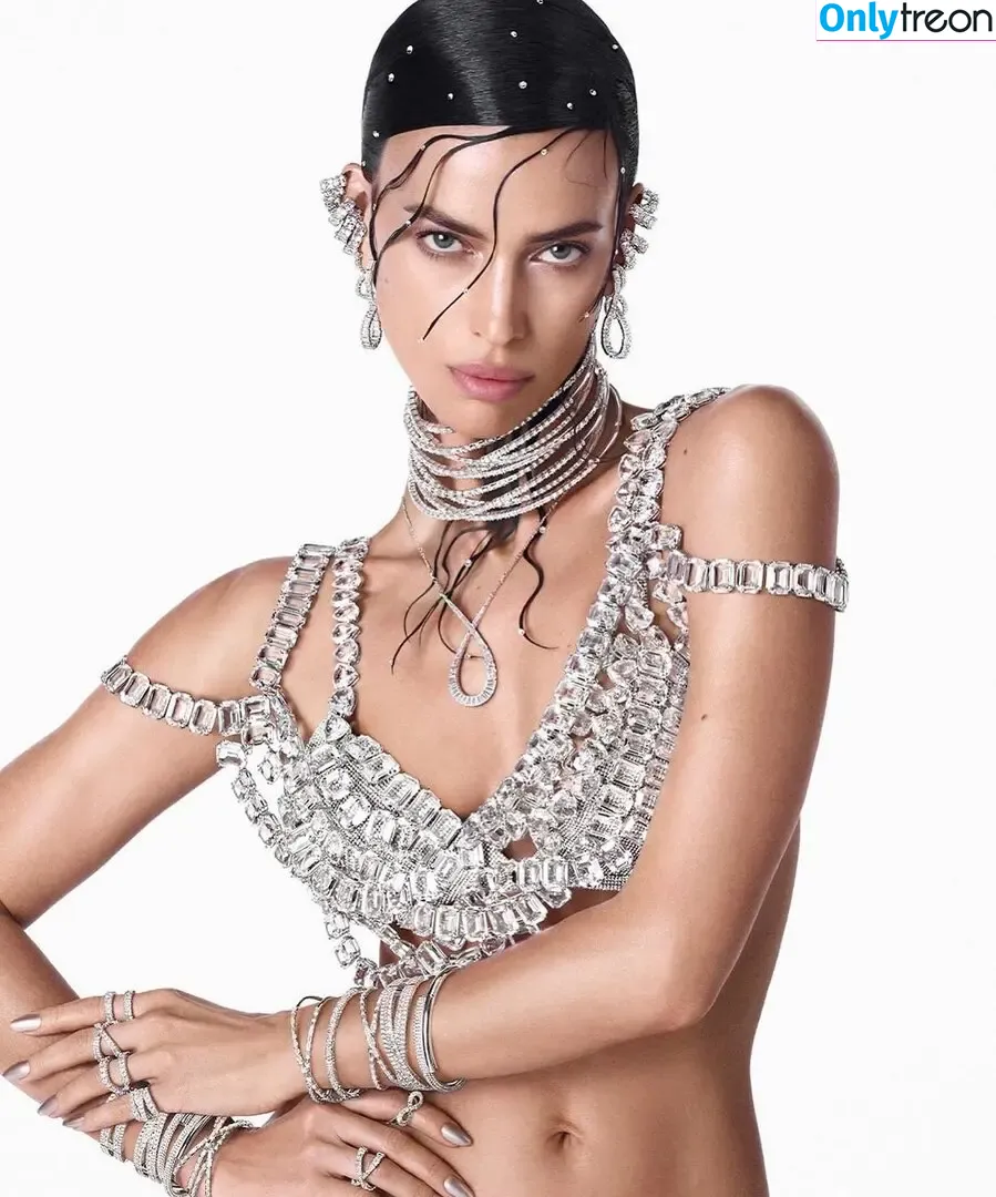 Irina Shayk nude photo #0847 (irinashayk / theirishayk)