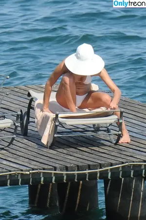 Irina Shayk / irinashayk / theirishayk nude photo #1265