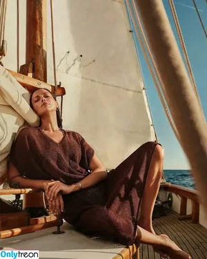 Irina Shayk / irinashayk / theirishayk nude photo #1968