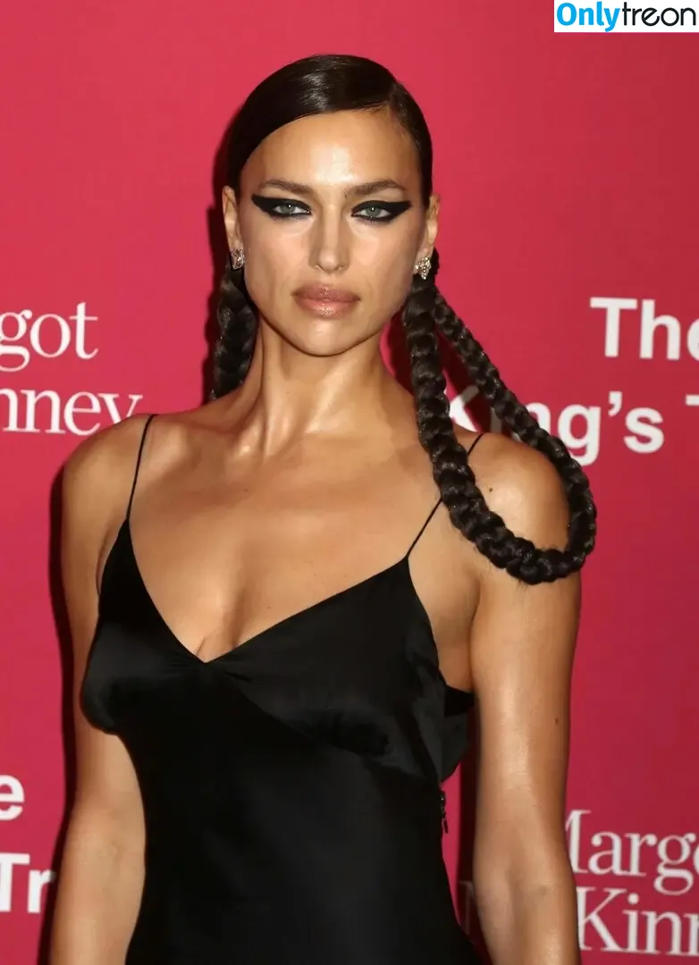 Irina Shayk nude photo #1250 (irinashayk / theirishayk)