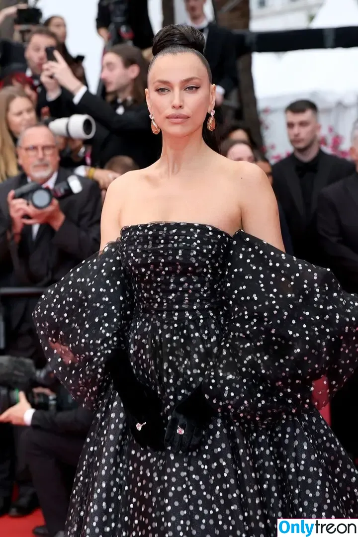 Irina Shayk nude photo #1911 (irinashayk / theirishayk)