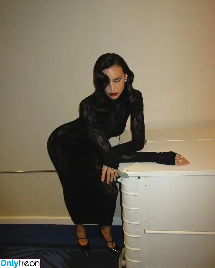 Irina Shayk nude photo #1935 (irinashayk / theirishayk)